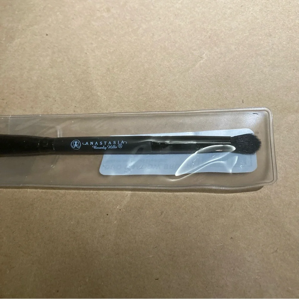 anastasia duo shadow brush